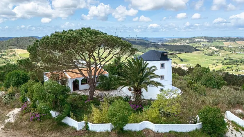 Ericeira Windmill di Hopstays | Rifugio Selvaggio - Image 1