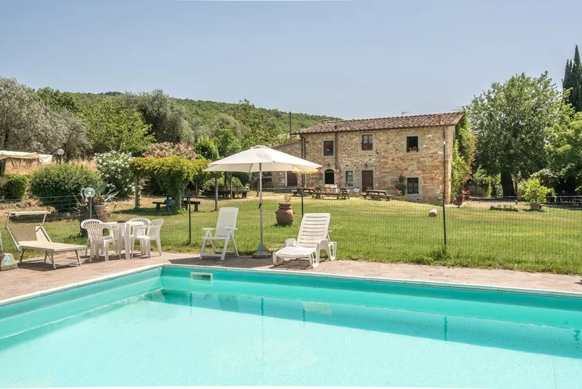 Holiday Apartment \"Bilocale Santolaio\" with Shared Pool & Wi-Fi - Image 1