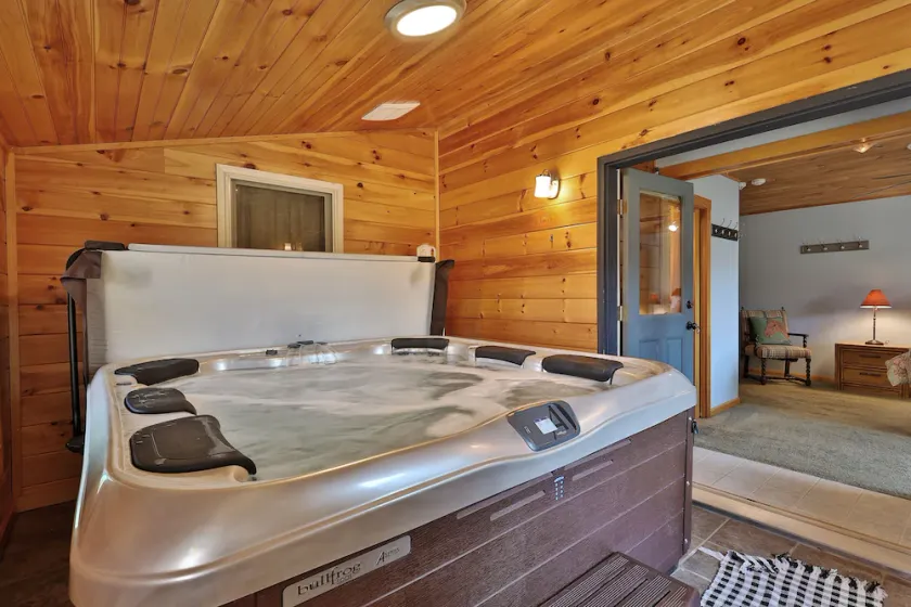 Winding Way Chalet 3 Bedroom Home - Image 1