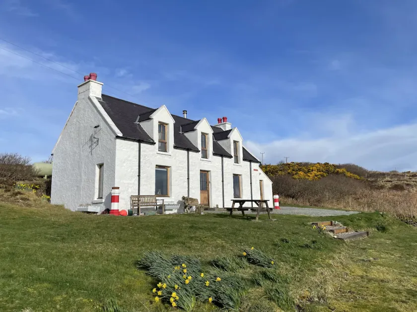 Red Chimneys Cottage, DUNVEGAN - Image 1