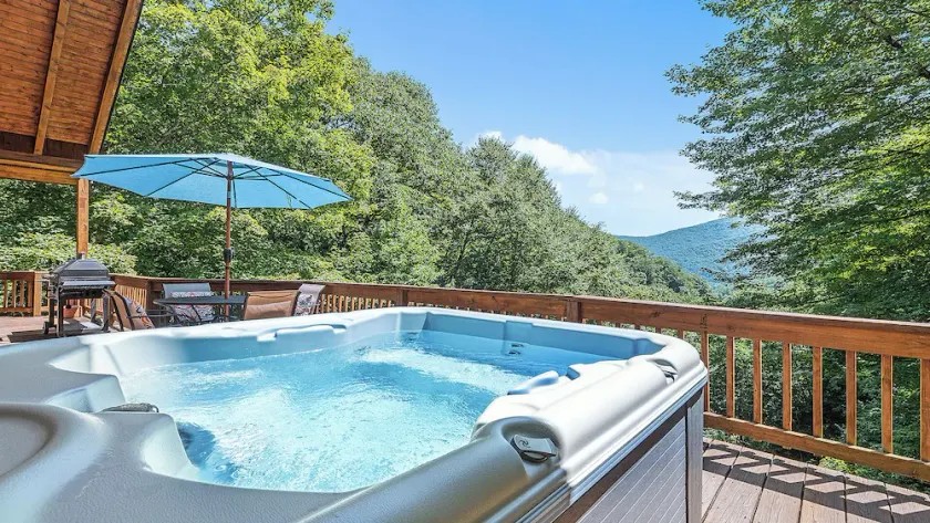 Log Home, Smoky Mtn VIEWS, Hot Tub, Game Room. 4wd req. November-april - Image 1