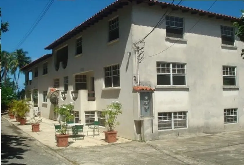 Casa de dos pisos de estilo español en la playa - Apartamento - Image 1