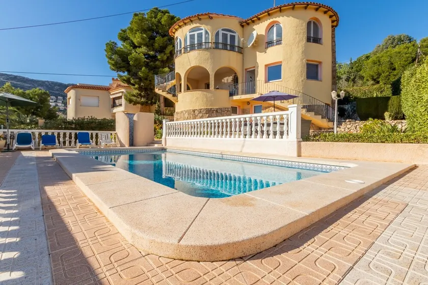 Familienfreundliche Villa Valle Verde mit Pool, Garten und WLAN - Image 1
