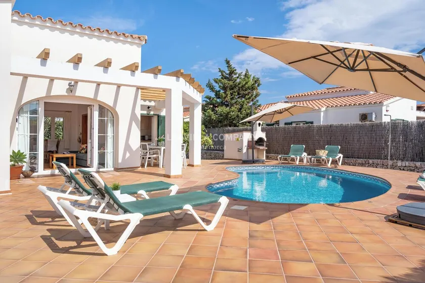 Strandresort-Villa mit privatem Pool und Klimaanlage - Image 1