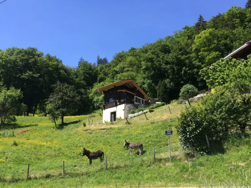 Small chalet with breathtaking views of Mont-Blanc, 5 minutes from the ski slopes - Image 1