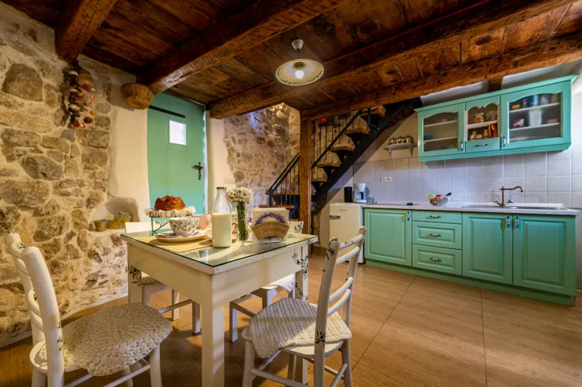 Traditional house - Image 1