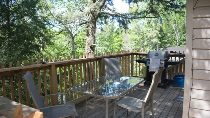 Semi rural loft getaway on the river - Image 1