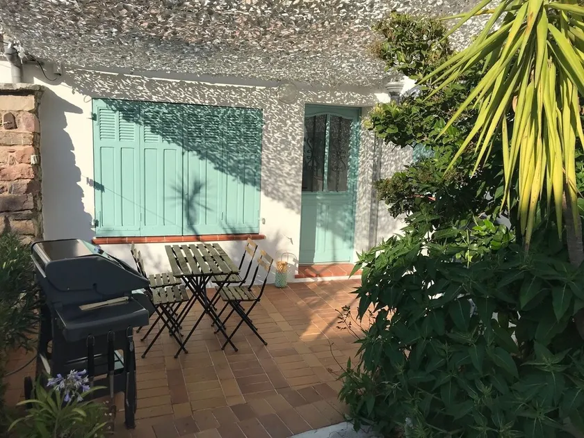 Sjældent landsbyhus med havecentrum af Fréjus - Image 1