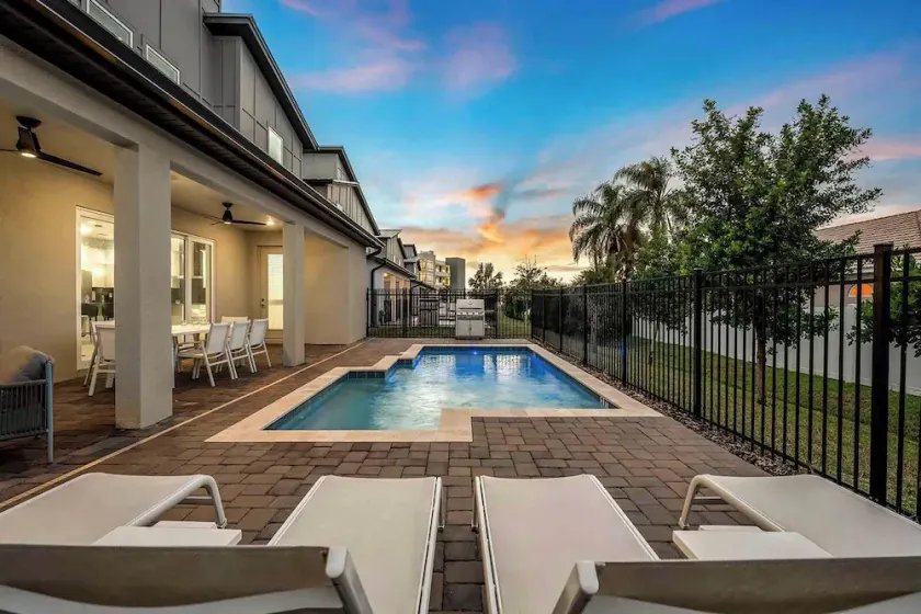 New Fun 6 - BR Beach Vacation Home w Themed Kids' BR | Homes by Villatel - Image 1