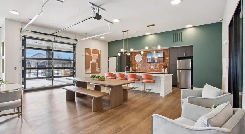 Landing Stunning 1BD Clubhouse Gym - Image 1
