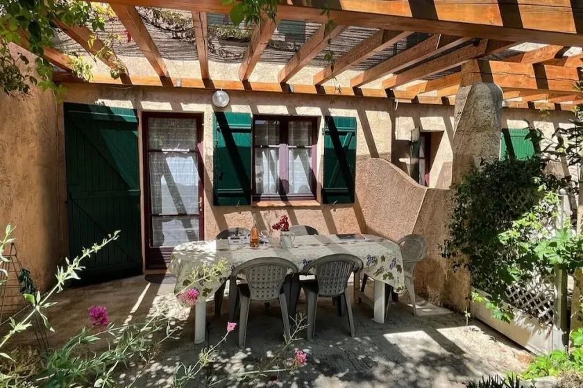 Au jardin de la ferme - gîte vigne vierge - Image 1