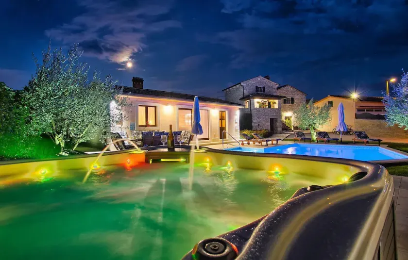 Amazing home in Porec - Image 1