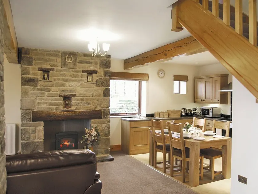 Hutter Hill Barn - Image 1