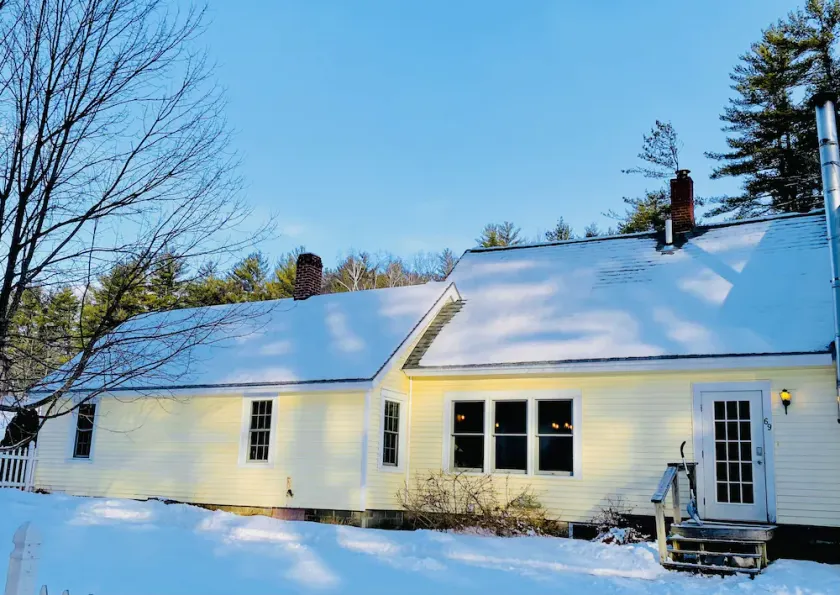 Dog friendly White Mountain Farmhouse with King Size Beds - Image 1