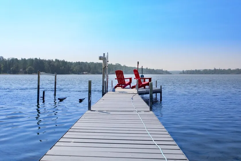 Cozy Lakefront! Lac La Nonne, Alberta - Image 1