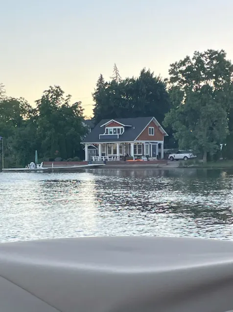 Gorgeous Lakeside Retreat Minutes from Ann Arbor - Image 1