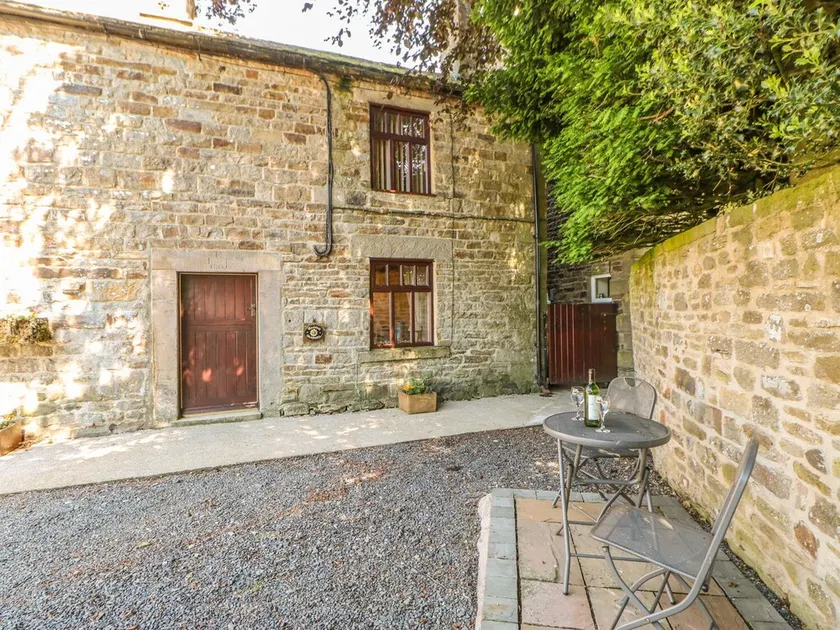 Garden Cottage - Image 1