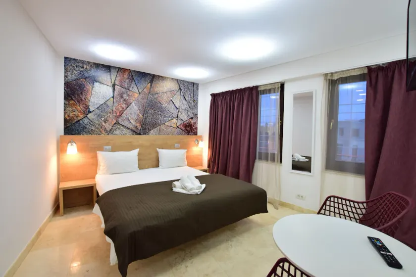 Dacia Residence Apartments - Image 1