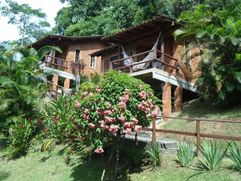 Bungalows Canto das Águas, cascade avec piscine naturelle - Image 1