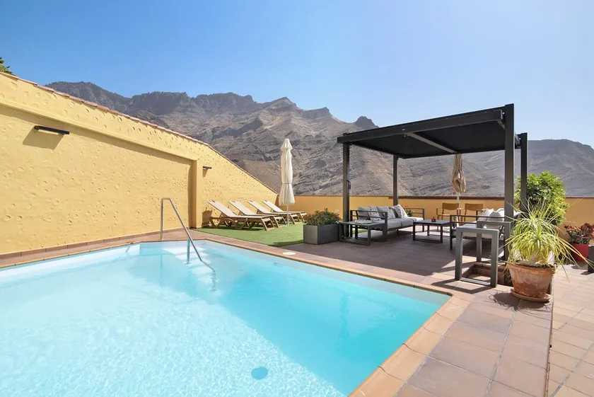 Holiday Home 'La Suerte' with Sea View, Wi-Fi and Air Conditioning - Image 1