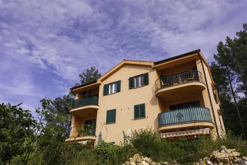 Seafront Apartment Soline With Seaview - Image 1