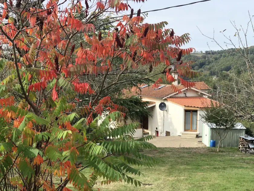 Rural cottage, beautiful views, Large garden 10min from the Château de Bournazel - Image 1