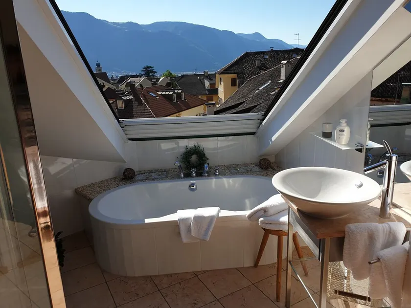 Above the rooftops of Lana - Blue apartment with terrace and sauna - viaDolceVita - Image 1