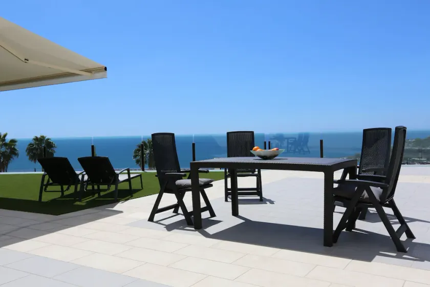 Appartement mit 256 qm großer Terrasse und spektakulärem Meerblick - Image 1