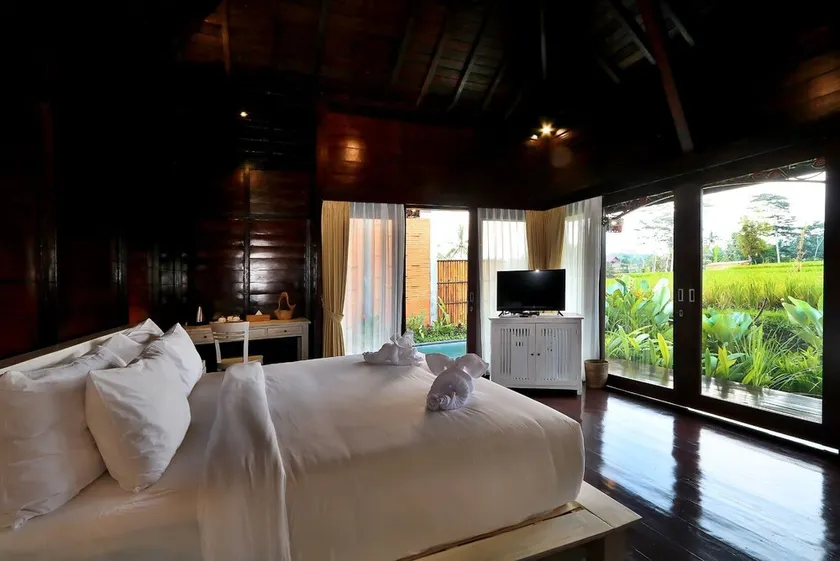 Private Pool Villa overlooking to Rice Field - Image 1