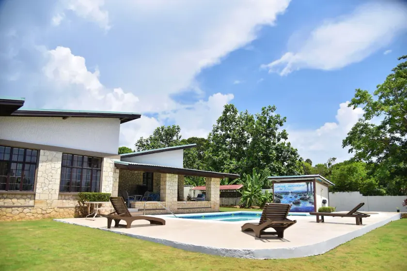 Villa 5 Chambres en Bord de Mer - Image 1