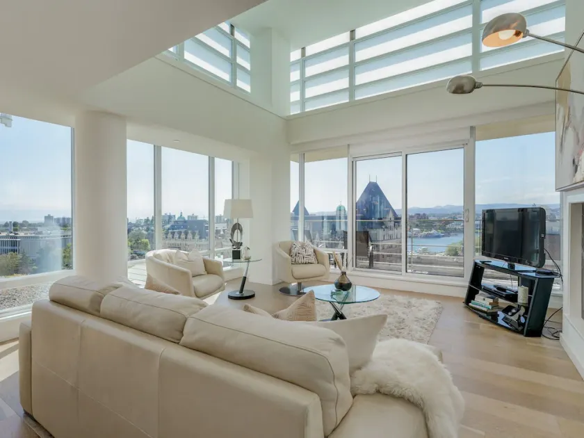 Panoramablick vom 12. Stock Luxus-Apartment, Klimaanlage, Pool und Parkplatz - Image 1