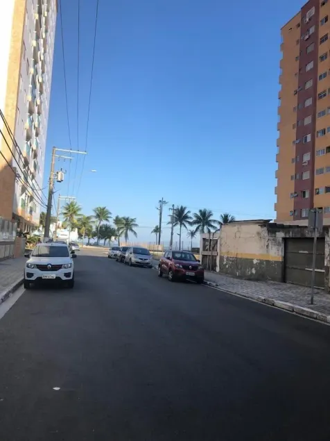 Apartment in Vila Guilhermina, 100m from the beach. Completely renovated! - Image 1