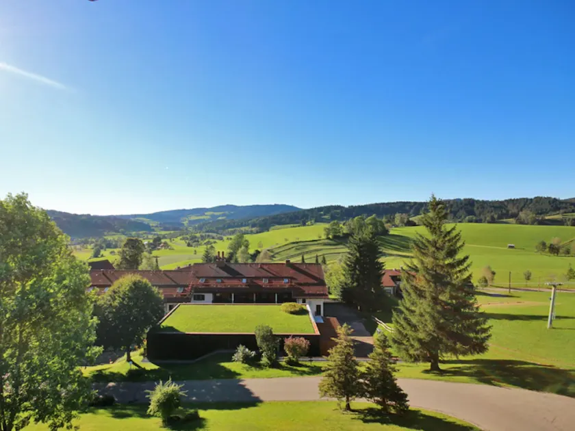 Familienfreundliche Auszeit im Herzen des Allgäus mit Sauna und Hallenbad - Image 1