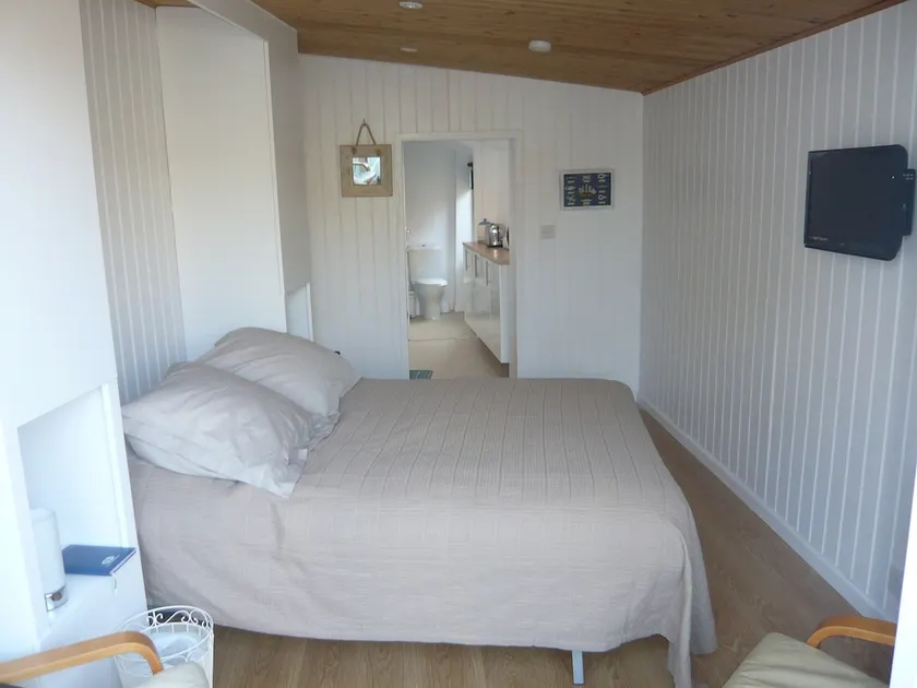 Self Contained Garten Studio mit eigenem Holzterrasse - Image 1