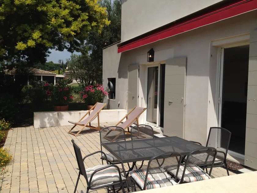 Unten unabhängiger 60m2 Villa, 2 Schlafzimmer, große Terrasse und Golfball - Image 1