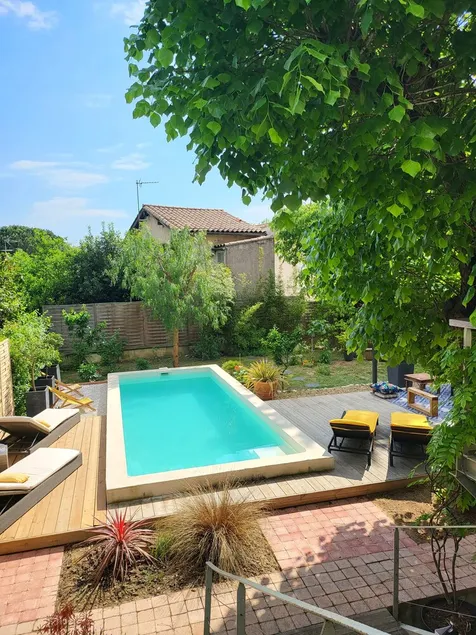 Maison de ville très calme rénovée jardin piscine idéale famille - Image 1