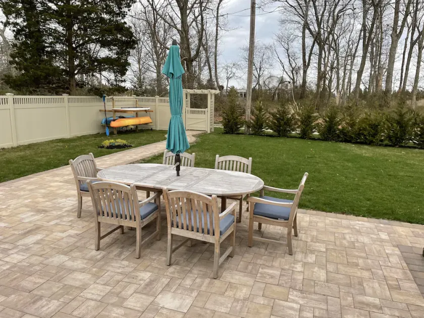Cottage by Cedar Beach - Image 1