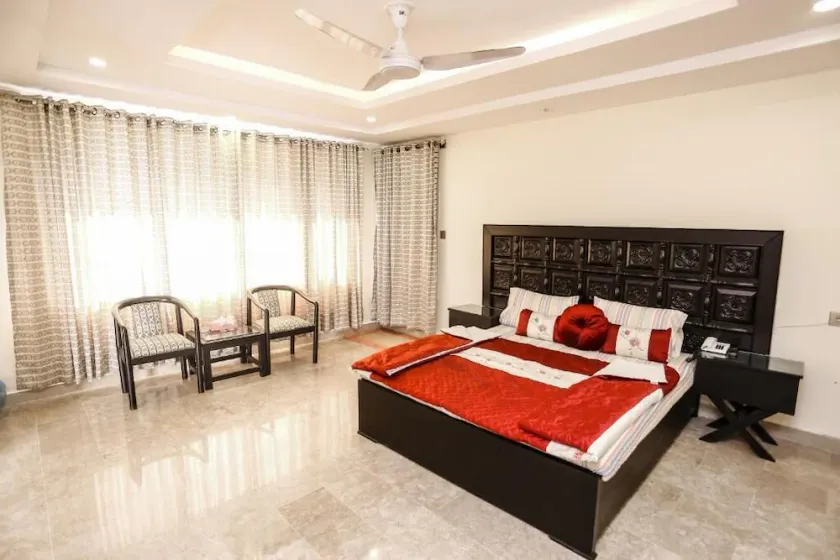 Thikana Hotel - Image 1