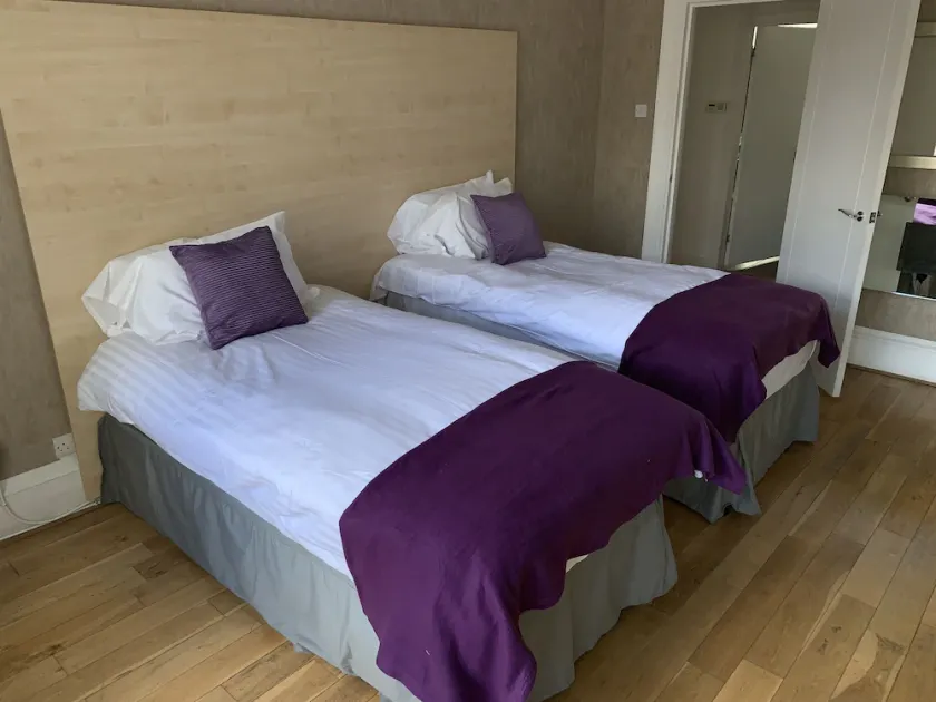 Modern Split Level Serviced Apartment - Image 1