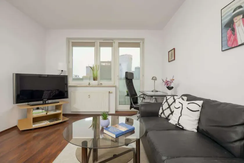 Central Warsaw Apartment with Pool & Sauna - Image 1