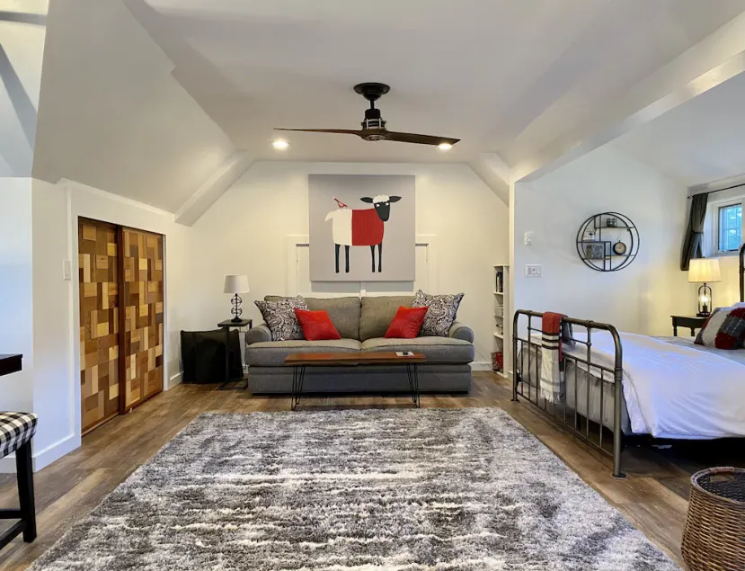 NEW! Studio Loft in Stowe Hollow - Image 1