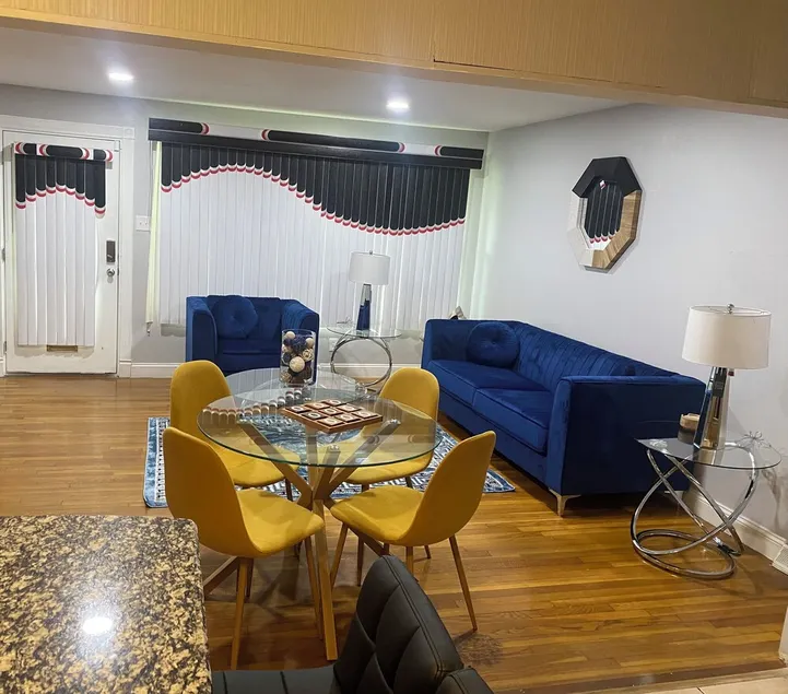 Centrally located family friendly quiet neighborhood - Image 1