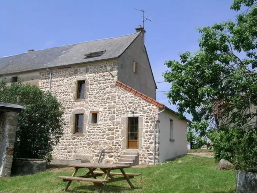 Country house with pets allowed in Nizerolles - Image 1