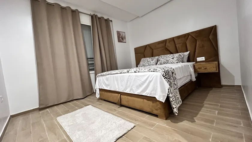 Close to all amenties and have a great city view - Image 1