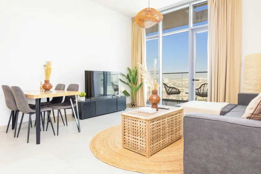 Bloomfields 1br Elegant Escape Pulse - Image 1