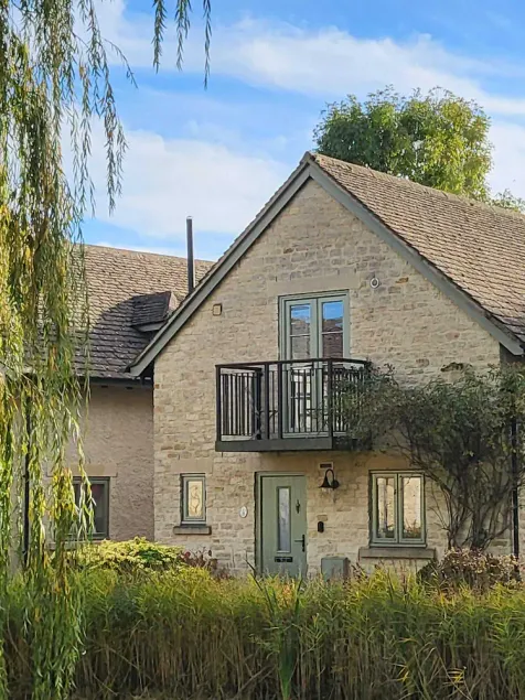 Juniper House Cottage in the Cotswolds on award winning Lower Mill Estate. - Image 1
