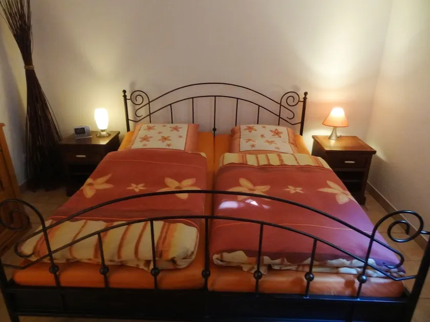 ° charmoso apartamento com terraço e jardim renovado, com sep. Quarto de 60 m² - Image 1