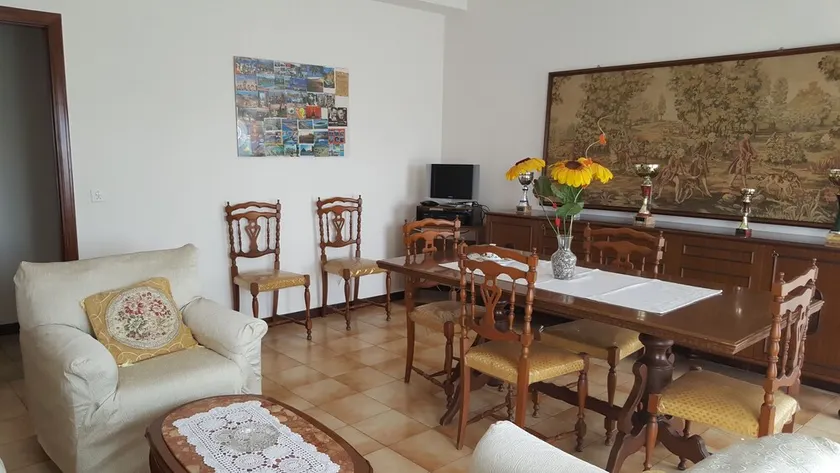 Apartment in einem zweistöckigen Einfamilienhaus - Image 1