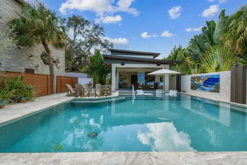 Modern Pool House Oasis - Image 1