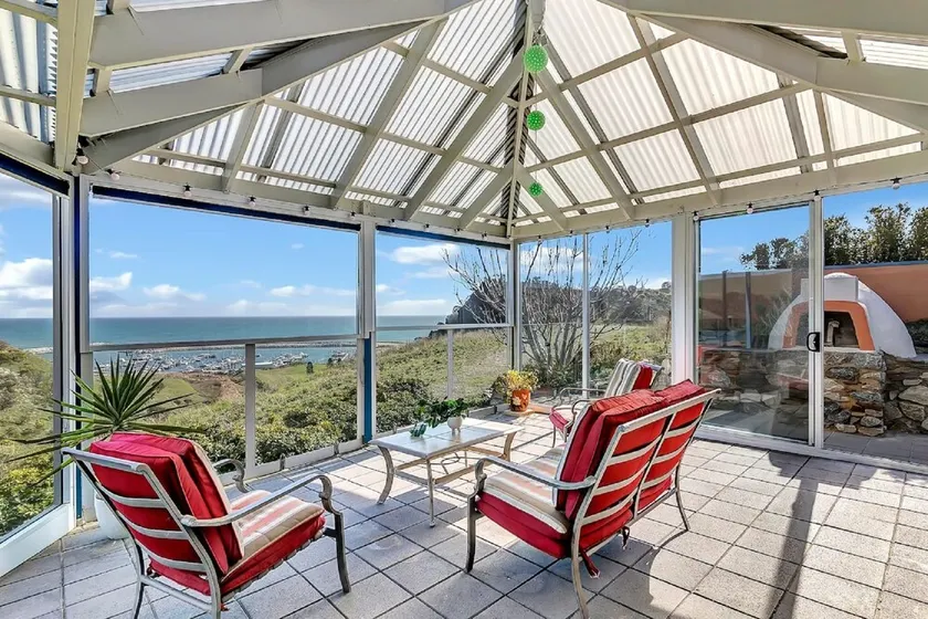 3BR + Loft Sleeps 14 – Hilltop Views, Games Room, Pizza Oven | Wirrina Cove - Image 1